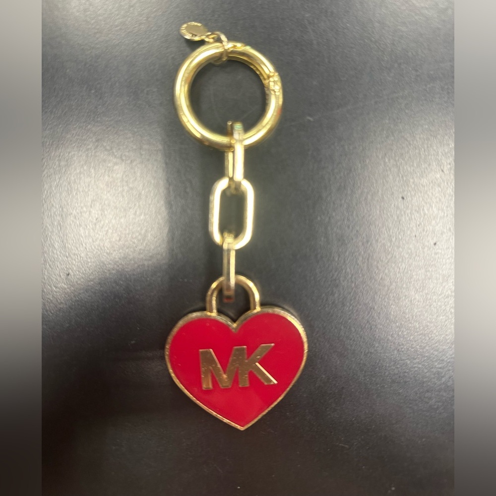 Michael Kors Fucisa Heart Keychain